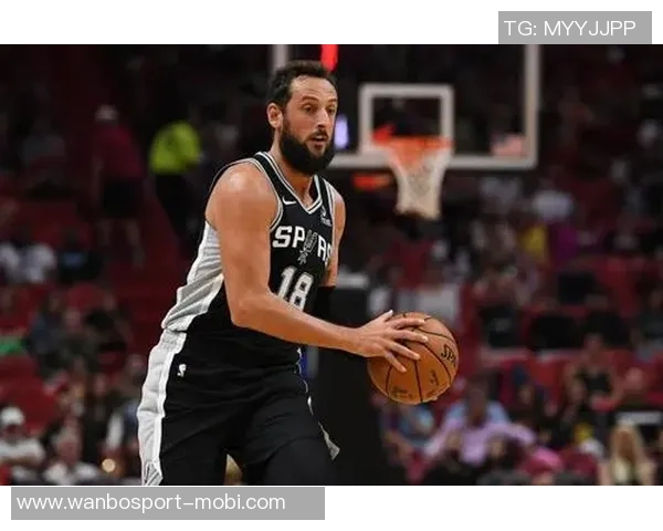 莱夫利休赛期专注提升传球能力全力打磨触球手感力求更上一层楼